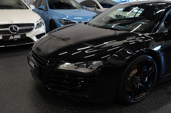 Audi R8 2 of 30