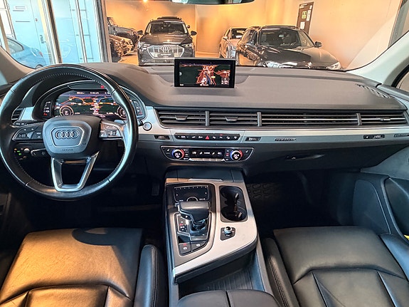 Audi Q7 12 of 30