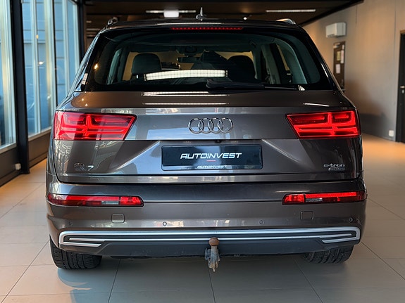 Audi Q7 9 of 30