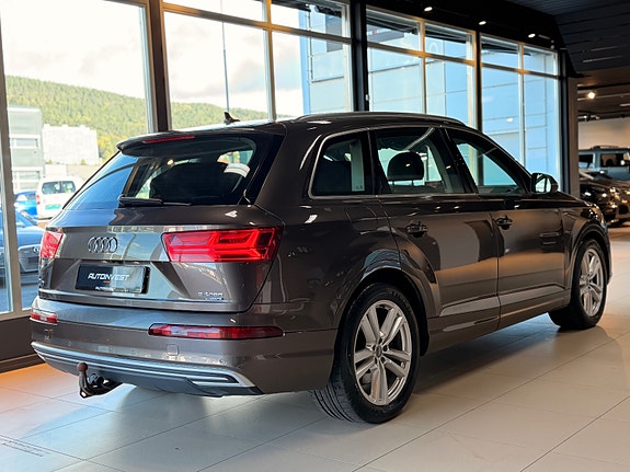 Audi Q7 10 of 30