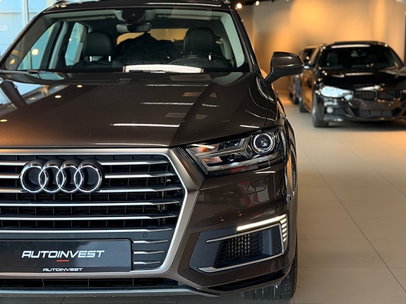 Audi Q7 4 of 30