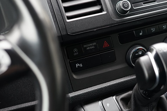 Volkswagen Caravelle 13 of 19