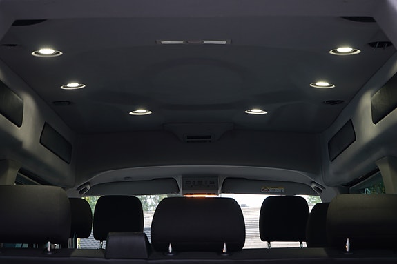 Volkswagen Caravelle 19 of 19