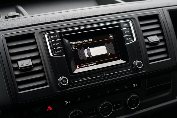 Volkswagen Caravelle 15 of 19