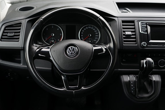 Volkswagen Caravelle 6 of 19