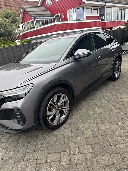 Audi Q4 e-tron 5 of 30