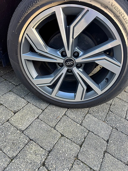 Audi Q4 e-tron 25 of 30