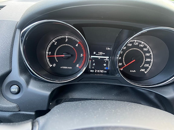 Mitsubishi ASX 9 of 12