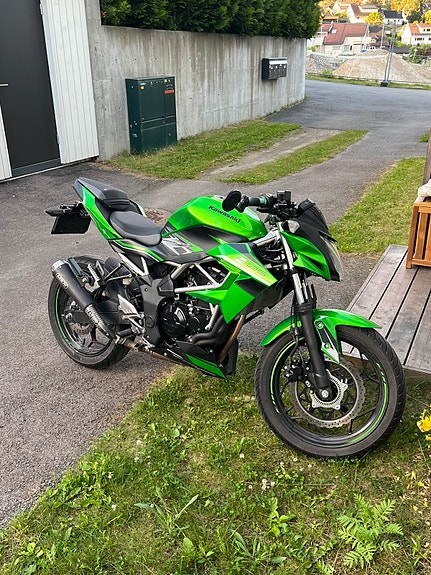 Kawasaki Z 125 2 of 11