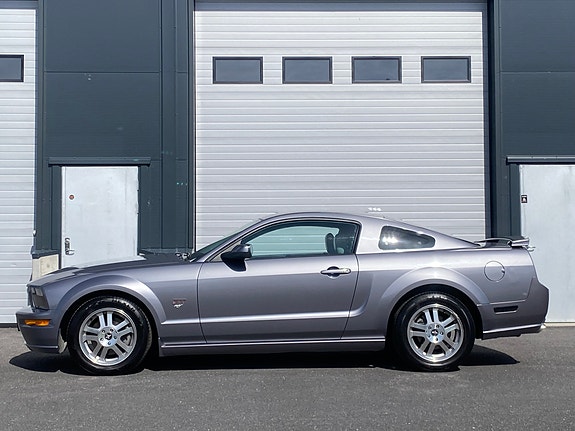 Ford Mustang 6 of 27