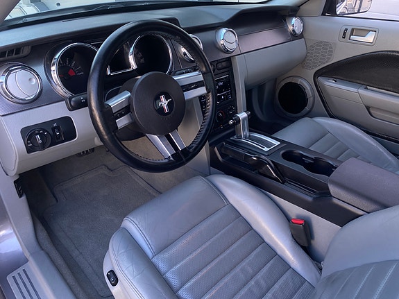 Ford Mustang 14 of 27