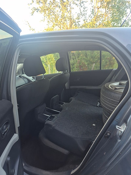 Toyota Yaris 3 of 11