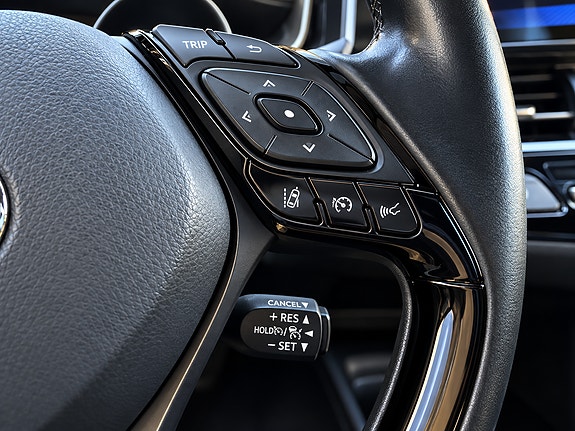 Toyota C-HR 12 of 19