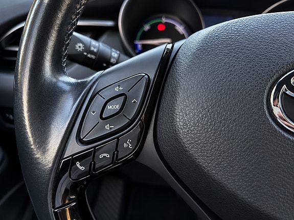Toyota C-HR 11 of 19