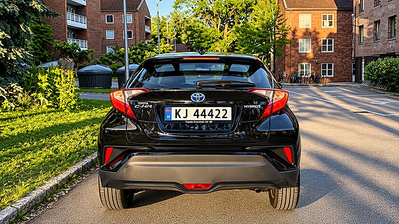 Toyota C-HR 6 of 19