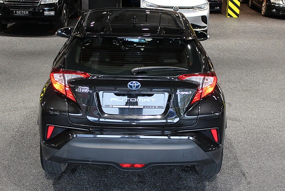 Toyota C-HR 5 of 30