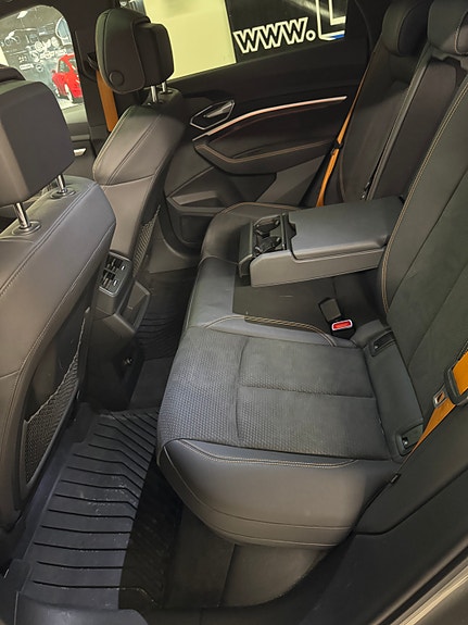 Audi e-tron 15 of 30