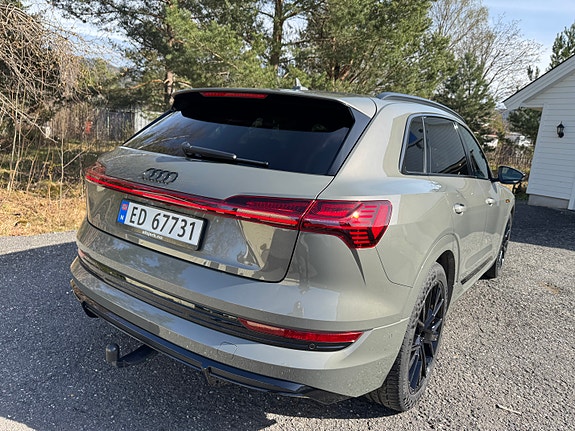 Audi e-tron 9 of 30