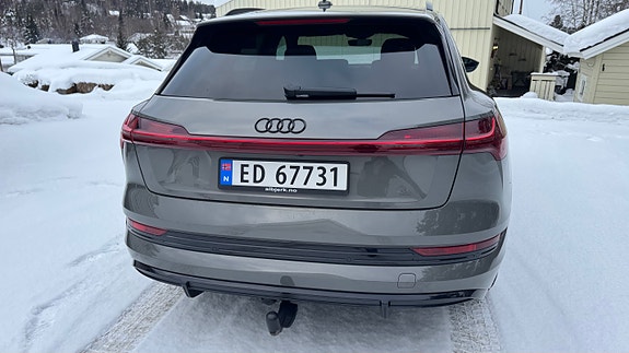 Audi e-tron 7 of 30