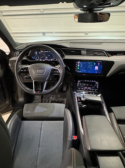 Audi e-tron 13 of 30
