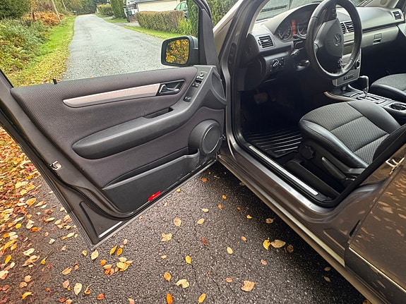 Mercedes-Benz A160 d 18 of 24