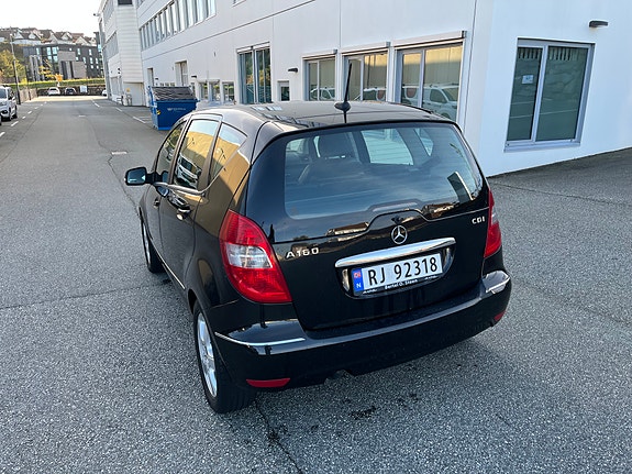 Mercedes-Benz A160 2 of 9