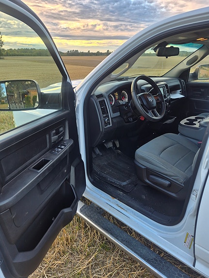 Dodge RAM 1500 16 of 19
