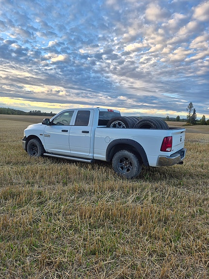 Dodge RAM 1500 10 of 19
