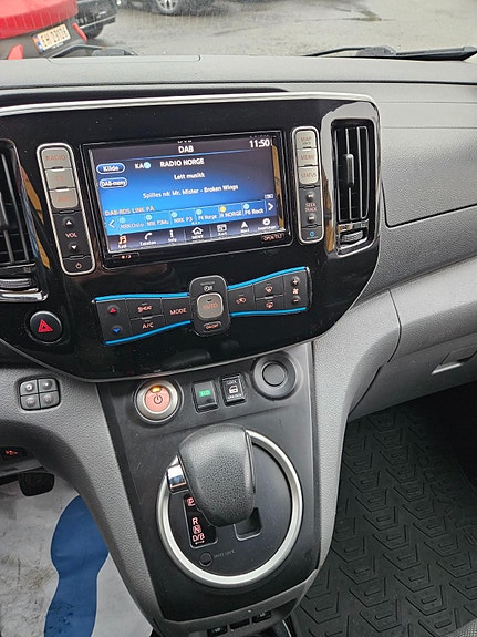 Nissan e-NV200 30 of 30