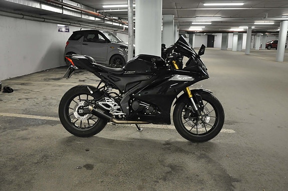 Yamaha YZF-R 125 11 of 18