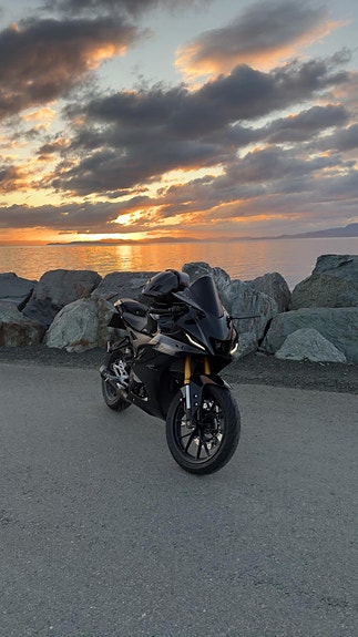 Yamaha YZF-R 125 2 of 18