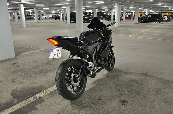 Yamaha YZF-R 125 9 of 18