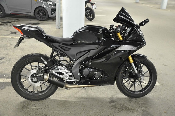 Yamaha YZF-R 125 12 of 18