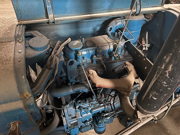 Ford Super dexta med halvbelter 5 of 7