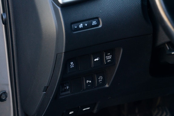 Nissan X-Trail 18 of 24
