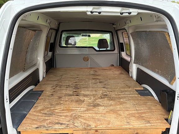 Volkswagen Caddy Maxi 9 of 25