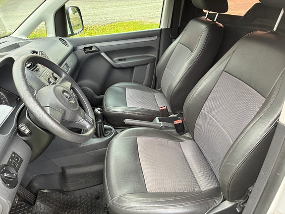 Volkswagen Caddy Maxi 18 of 25