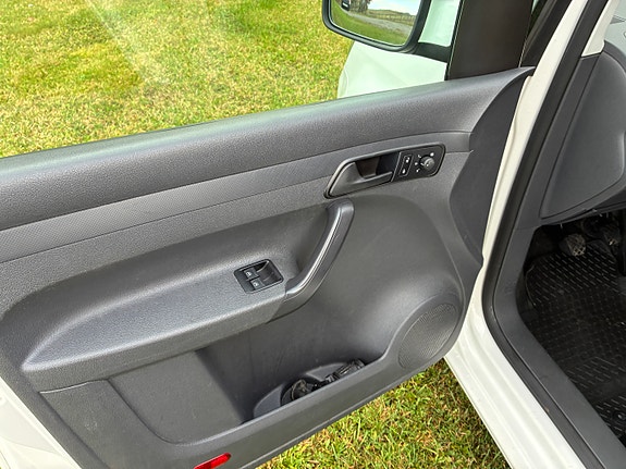 Volkswagen Caddy Maxi 17 of 25
