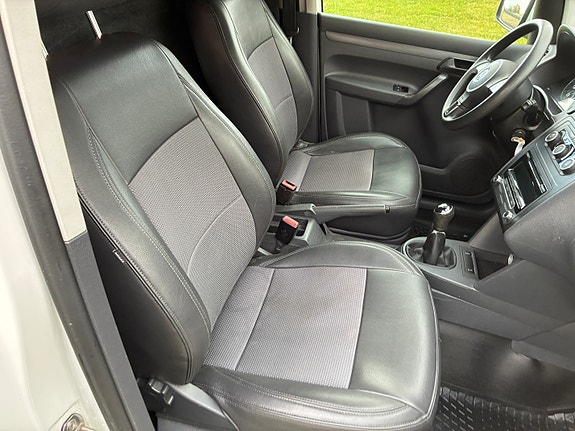 Volkswagen Caddy Maxi 14 of 25