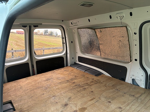 Volkswagen Caddy Maxi 11 of 25