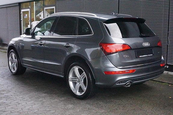 Audi Q5 2 of 19