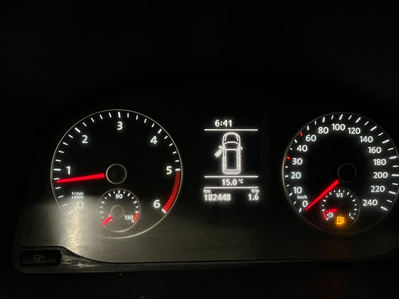 Volkswagen Caddy Maxi 16 of 17