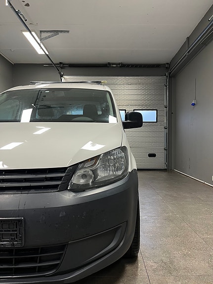 Volkswagen Caddy Maxi 2 of 17