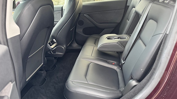 Tesla Model Y 13 of 26