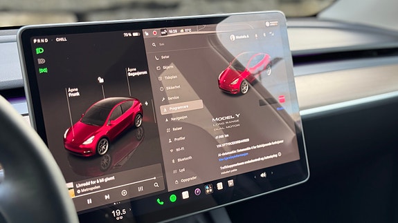 Tesla Model Y 23 of 26