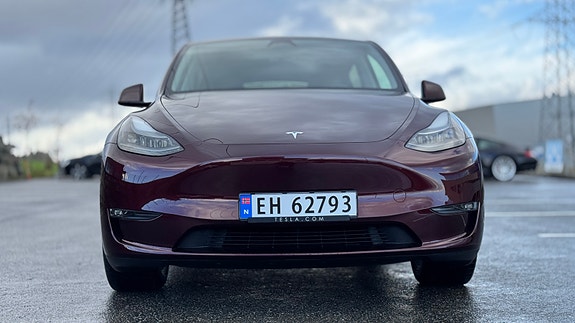 Tesla Model Y 3 of 26