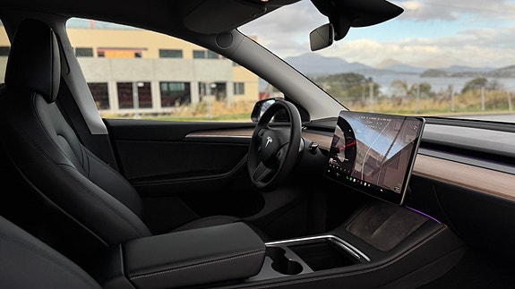 Tesla Model Y 15 of 26