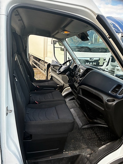 Iveco Daily 7 of 12