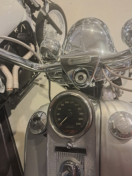 Harley-Davidson FLHRC Road King Classic 4 of 4
