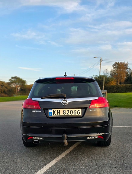 Opel Insignia 2 of 10